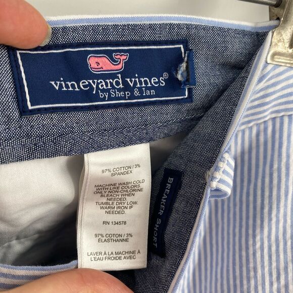 Vineyard Vines Blue and White Flat Front Shorts waist 34 - Picture 2 of 5